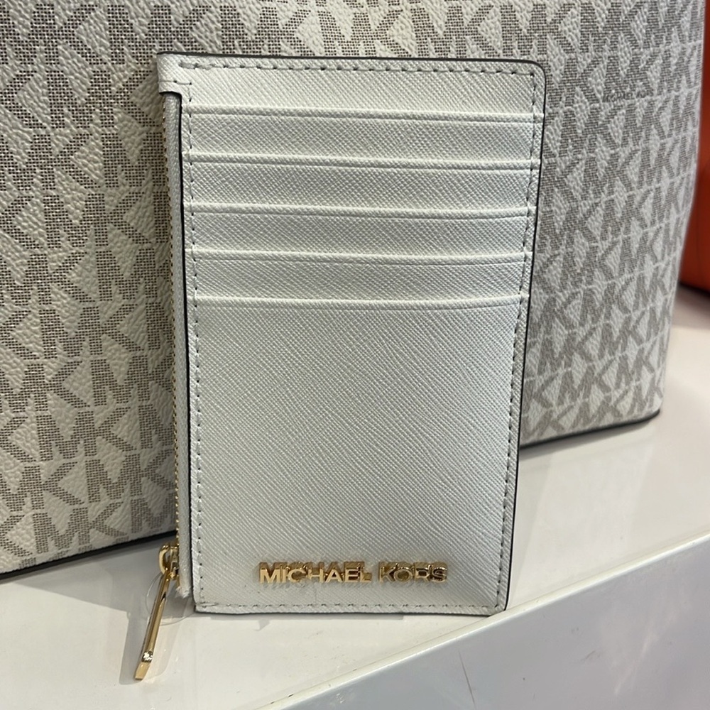 MICHAEL KORS
Jet Set Travel Md Top Zip Leather Card Case Wallet
Optic White - Picture 2 of 16